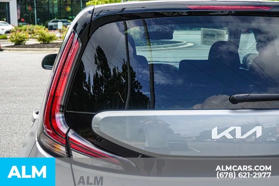 2025 Kia Soul LX - Photo 12