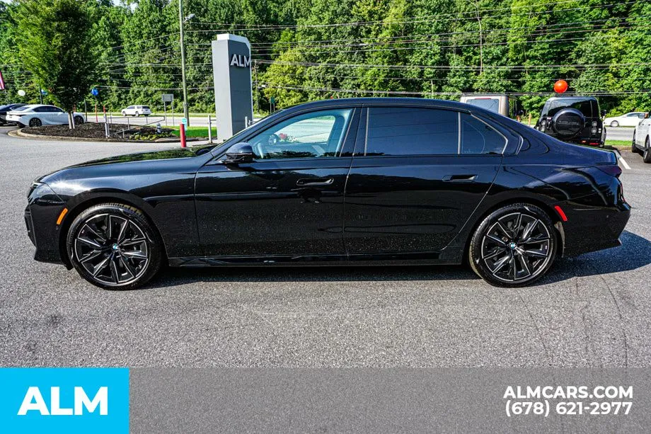 2025 BMW 7 Series 740i - Photo 7