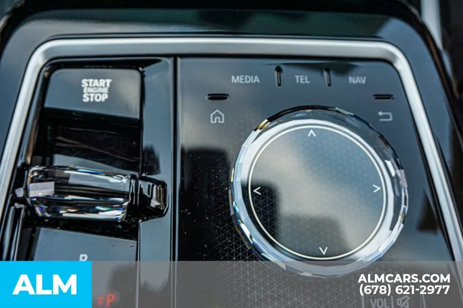 2025 BMW 7 Series 740i - Photo 47