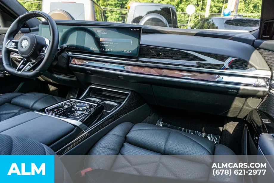 2025 BMW 7 Series 740i - Photo 24