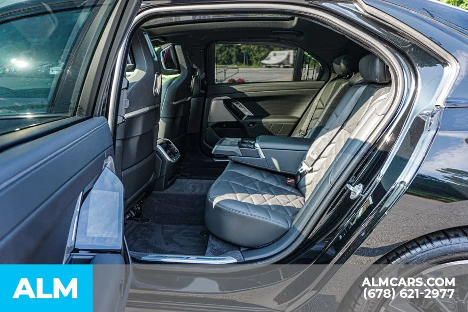 2025 BMW 7 Series 740i - Photo 21