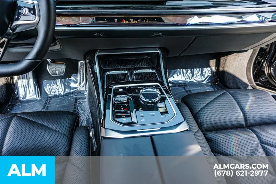 2025 BMW 7 Series 740i - Photo 44