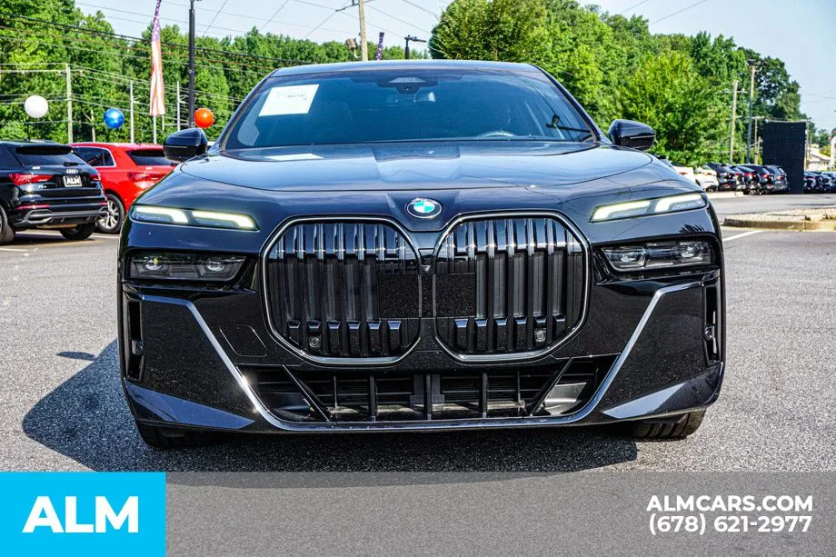 2025 BMW 7 Series 740i - Photo 10
