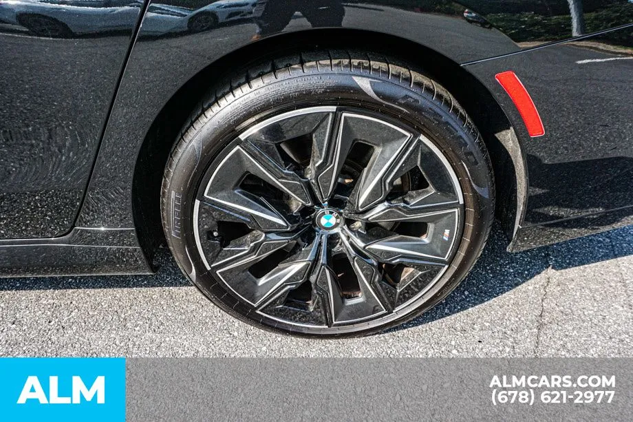2025 BMW 7 Series 740i - Photo 17