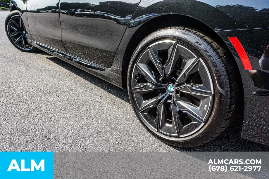 2025 BMW 7 Series 740i - Photo 16