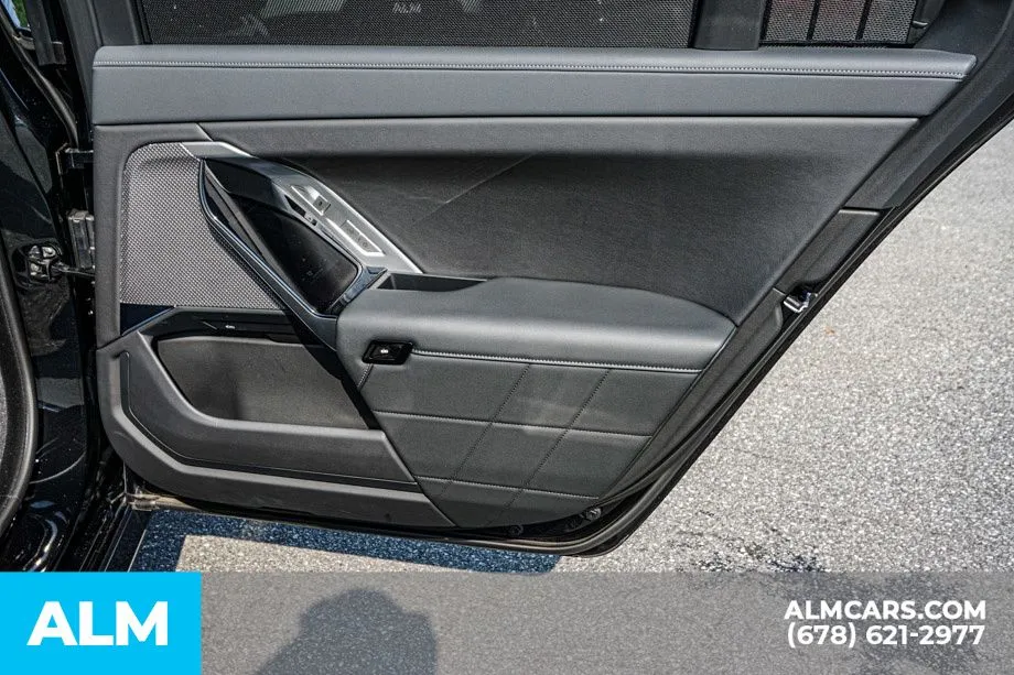 2025 BMW 7 Series 740i - Photo 62