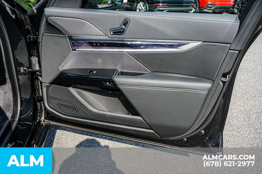 2025 BMW 7 Series 740i - Photo 59