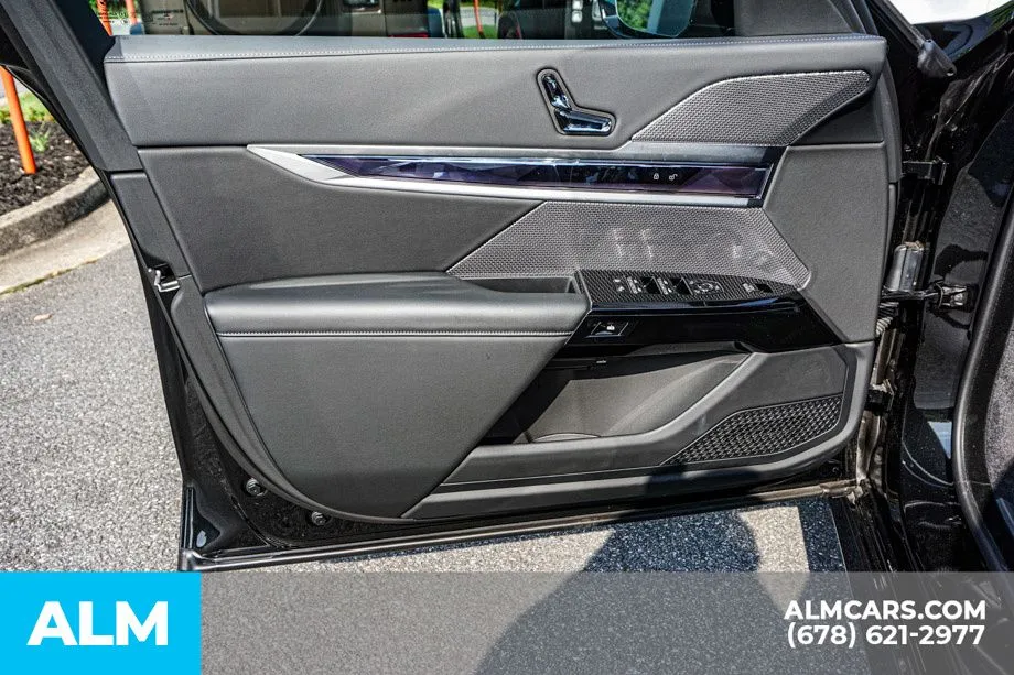 2025 BMW 7 Series 740i - Photo 52