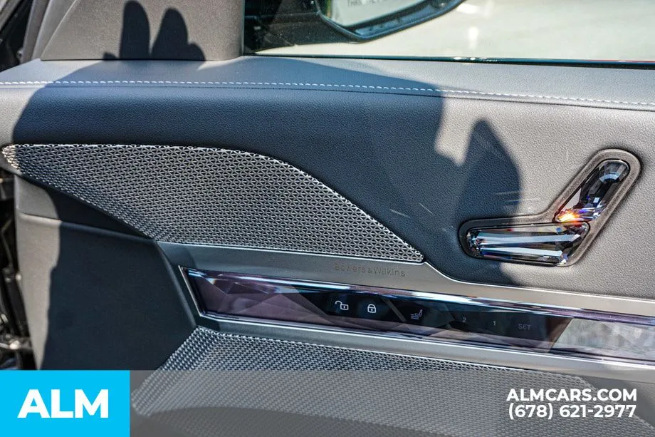 2025 BMW 7 Series 740i - Photo 61
