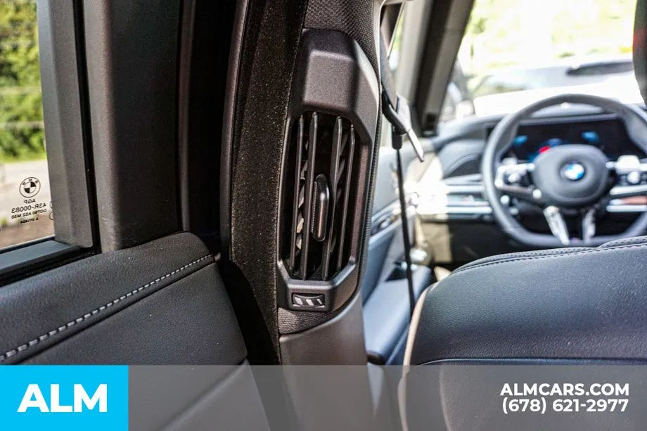 2025 BMW 7 Series 740i - Photo 32