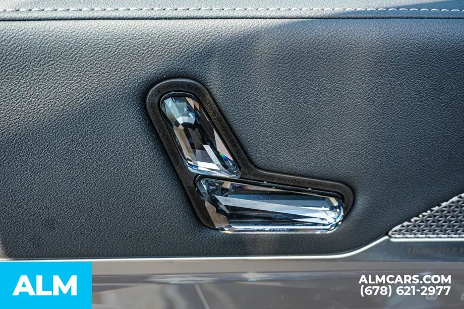 2025 BMW 7 Series 740i - Photo 56