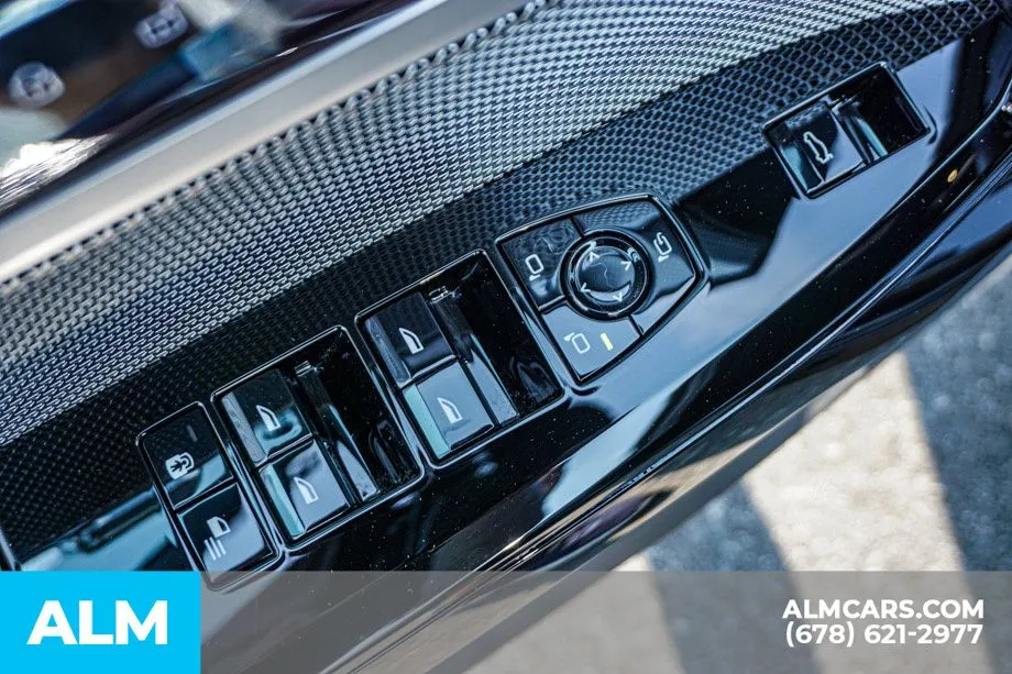 2025 BMW 7 Series 740i - Photo 53