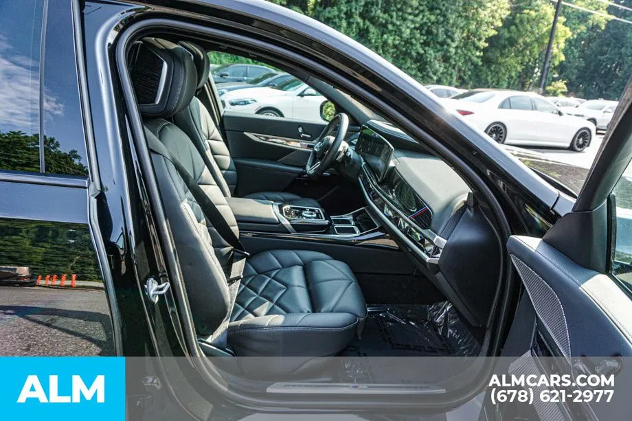 2025 BMW 7 Series 740i - Photo 23