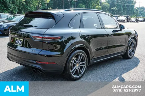 More photos of 2023 Porsche Cayenne S Platinum Edition at ALM Marietta, GA
