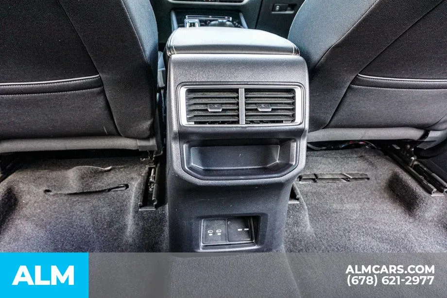 2025 Volkswagen Atlas Cross Sport SE w/Tech - Photo 31