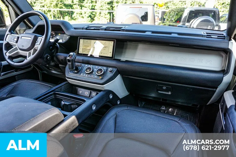 2024 Land Rover Defender S - Photo 24