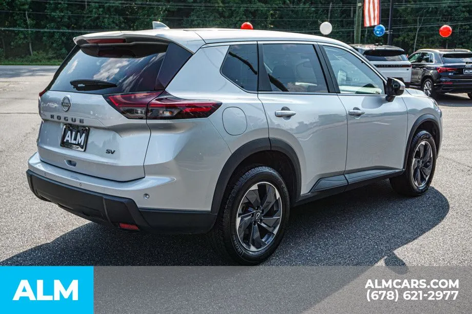 2024 Nissan Rogue SV - Photo 6