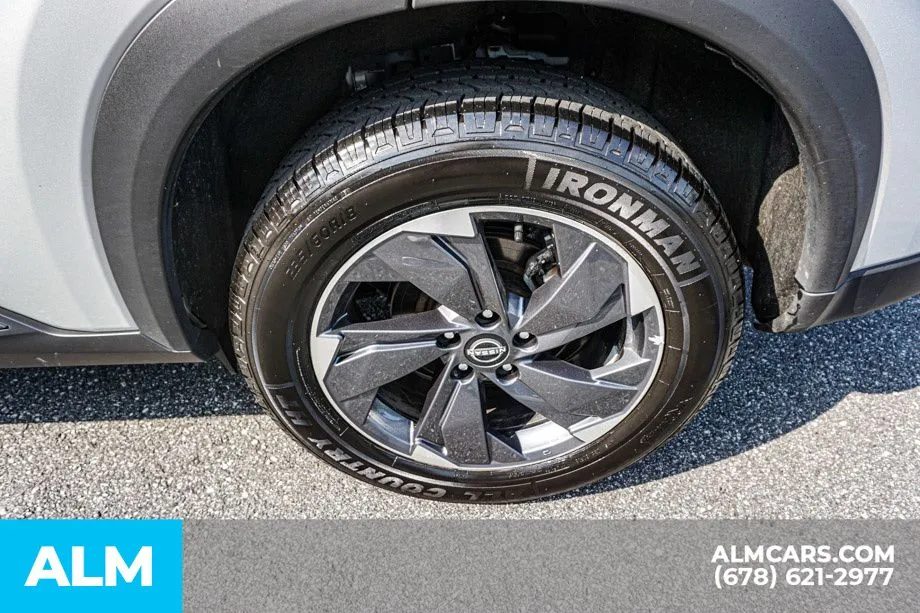 2024 Nissan Rogue SV - Photo 17