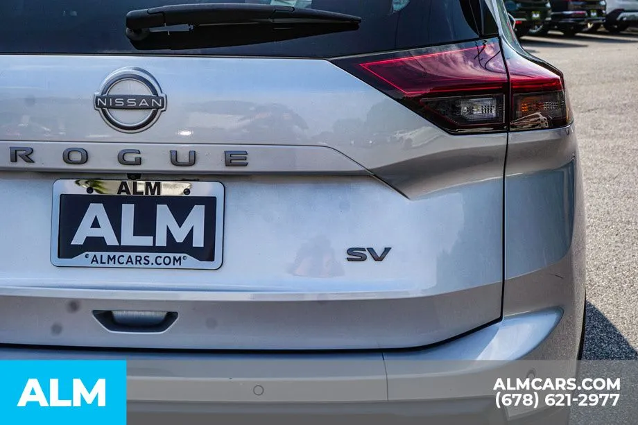 2024 Nissan Rogue SV - Photo 13