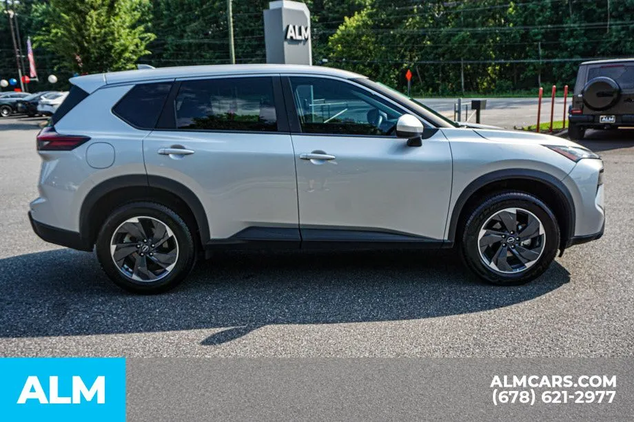 2024 Nissan Rogue SV - Photo 9
