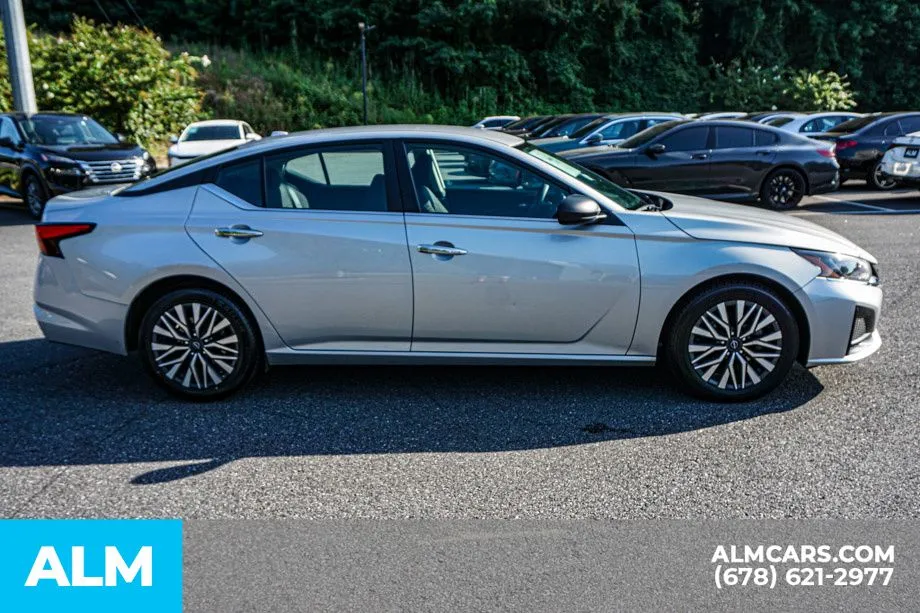 2024 Nissan Altima SV - Photo 8