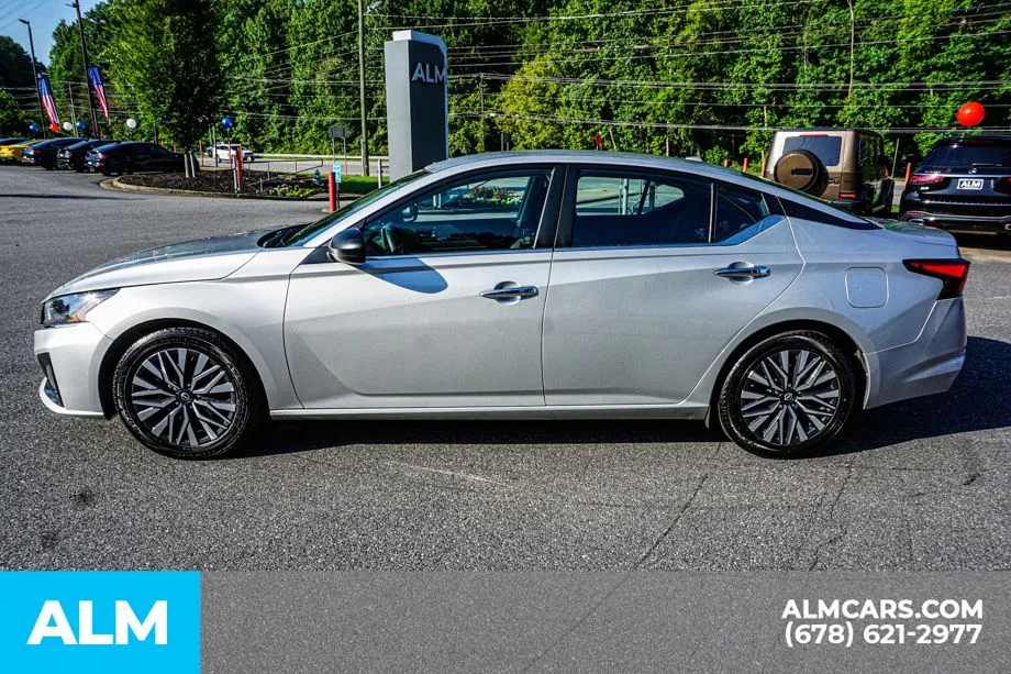 2024 Nissan Altima SV - Photo 6