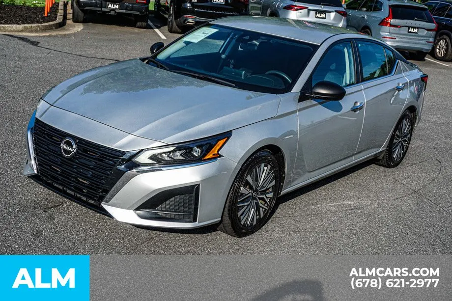 2024 Nissan Altima SV - Photo 14