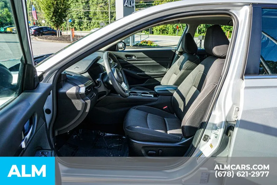 2024 Nissan Altima SV - Photo 18