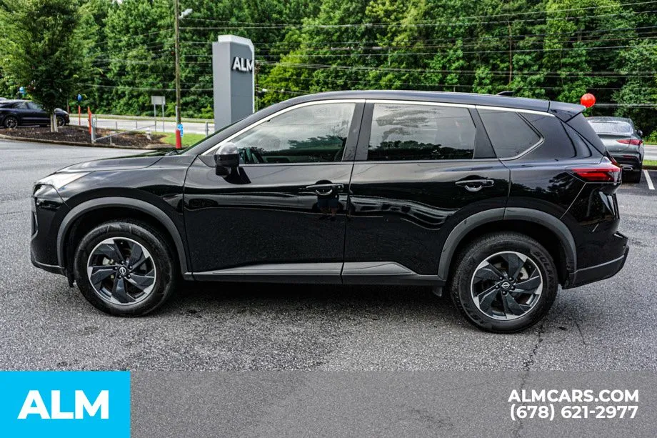 2025 Nissan Rogue SV - Photo 6