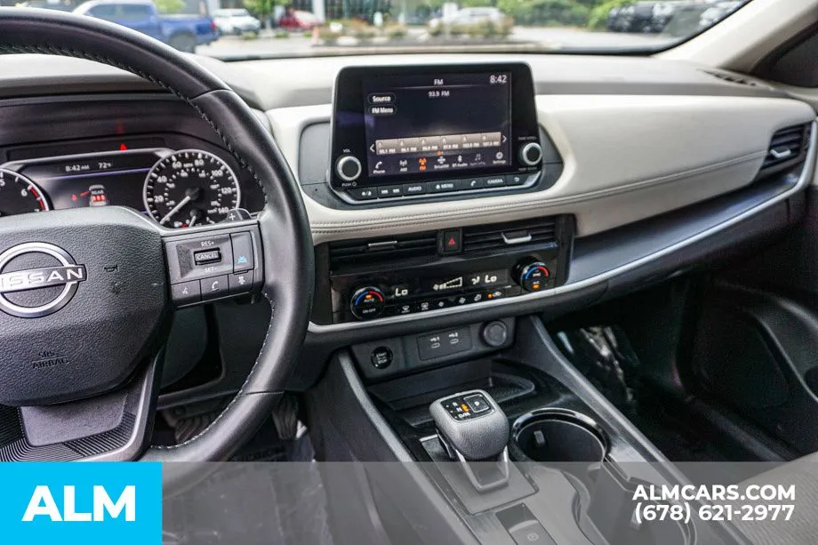 2025 Nissan Rogue SV - Photo 31