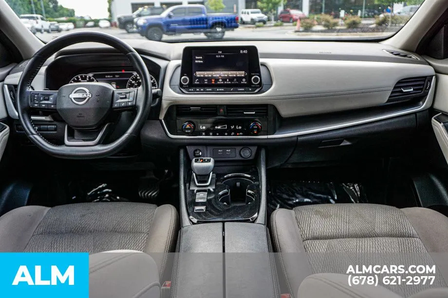 2025 Nissan Rogue SV - Photo 24