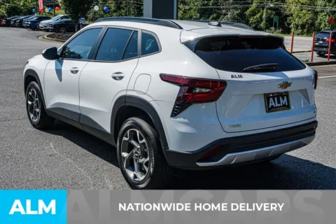 More photos of 2025 Chevrolet Trax LT at ALM Marietta, GA