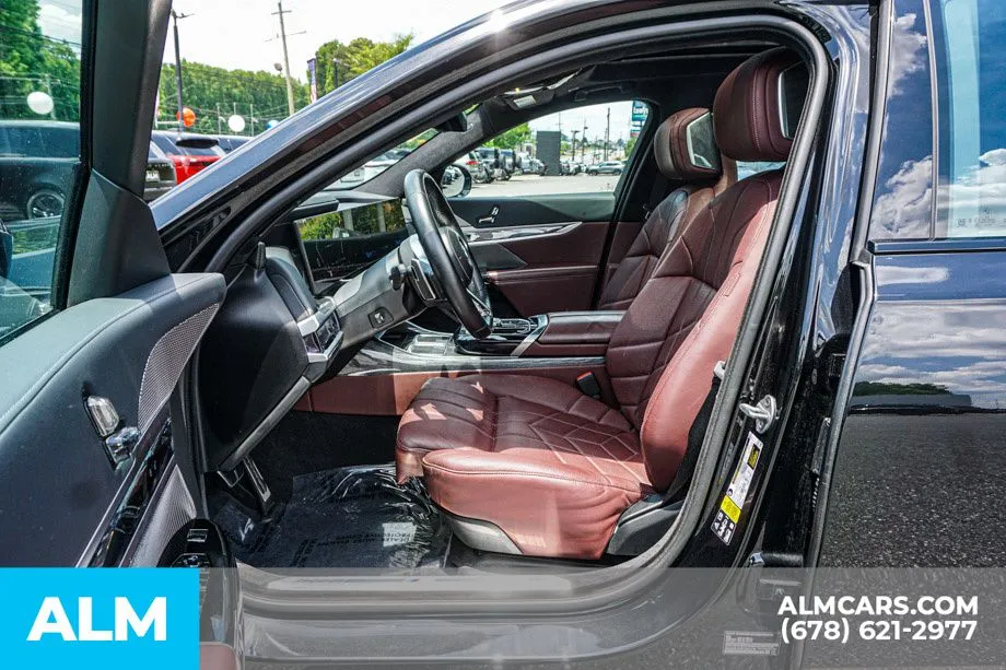 2023 BMW 7 Series 760i - Photo 18