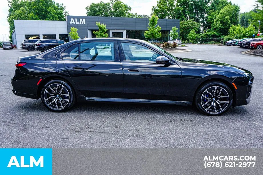 2023 BMW 7 Series 760i - Photo 8