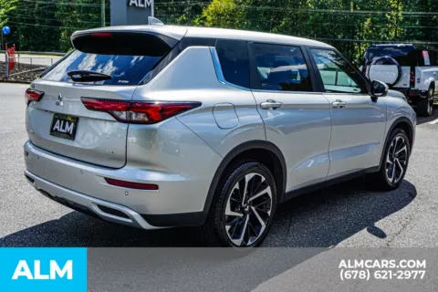 More photos of 2024 Mitsubishi Outlander SE at ALM Marietta, GA