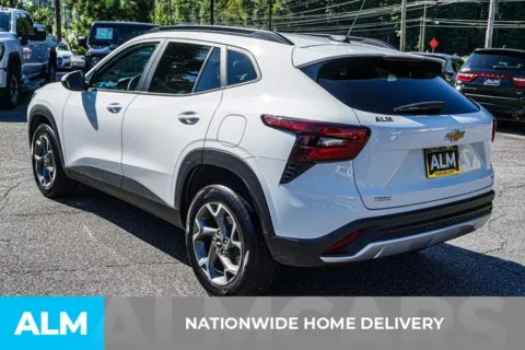 More photos of 2025 Chevrolet Trax LT at ALM Marietta, GA