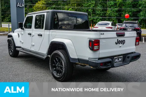 More photos of 2023 Jeep Gladiator Overland at ALM Marietta, GA