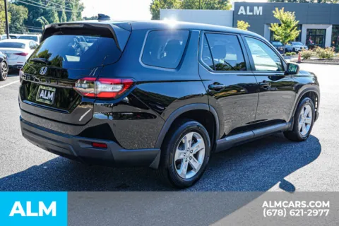 More photos of 2023 Honda Pilot LX at ALM Marietta, GA