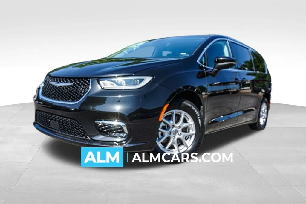 Black 2023 Chrysler Pacifica Touring L for sale in Marietta, GA