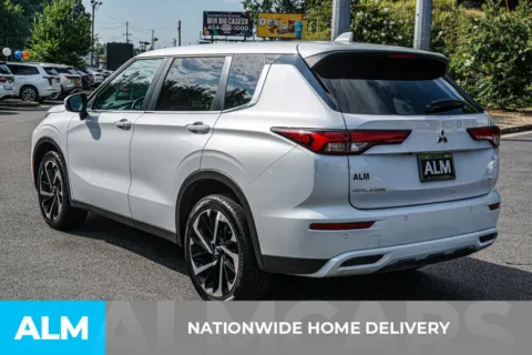 More photos of 2024 Mitsubishi Outlander SE at ALM Marietta, GA