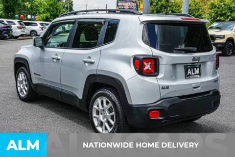 More photos of 2019 Jeep Renegade Latitude at ALM Marietta, GA