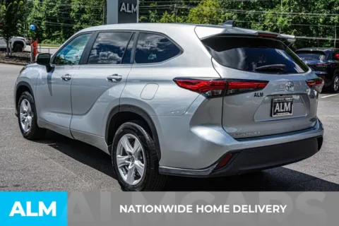 More photos of 2023 Toyota Highlander L at ALM Marietta, GA