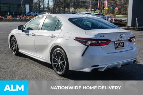 More photos of 2023 Toyota Camry SE at ALM Marietta, GA