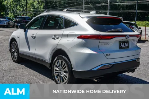 More photos of 2021 Toyota Venza XLE at ALM Marietta, GA