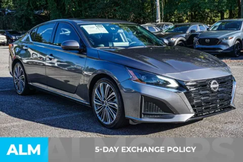 More photos of 2023 Nissan Altima 2.5 SL at ALM Marietta, GA