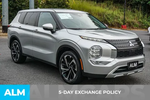 More photos of 2023 Mitsubishi Outlander SE at ALM Marietta, GA