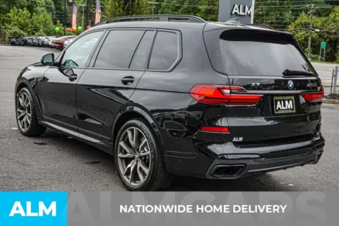 More photos of 2022 BMW X7 M50i at ALM Marietta, GA