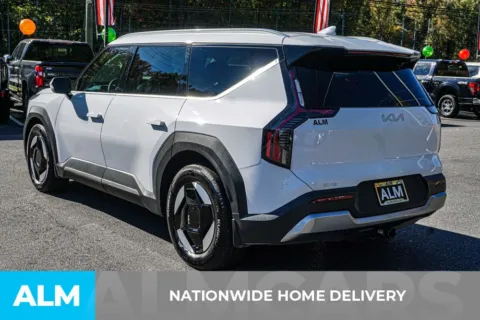 More photos of 2025 Kia EV9 Wind at ALM Marietta, GA