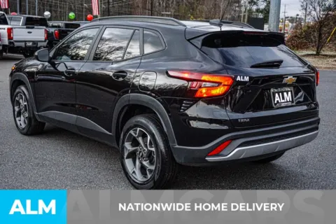 More photos of 2024 Chevrolet Trax LT at ALM Marietta, GA