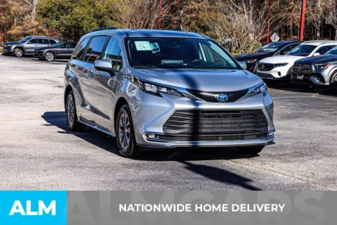 More photos of 2024 Toyota Sienna XLE at ALM Newnan, GA
